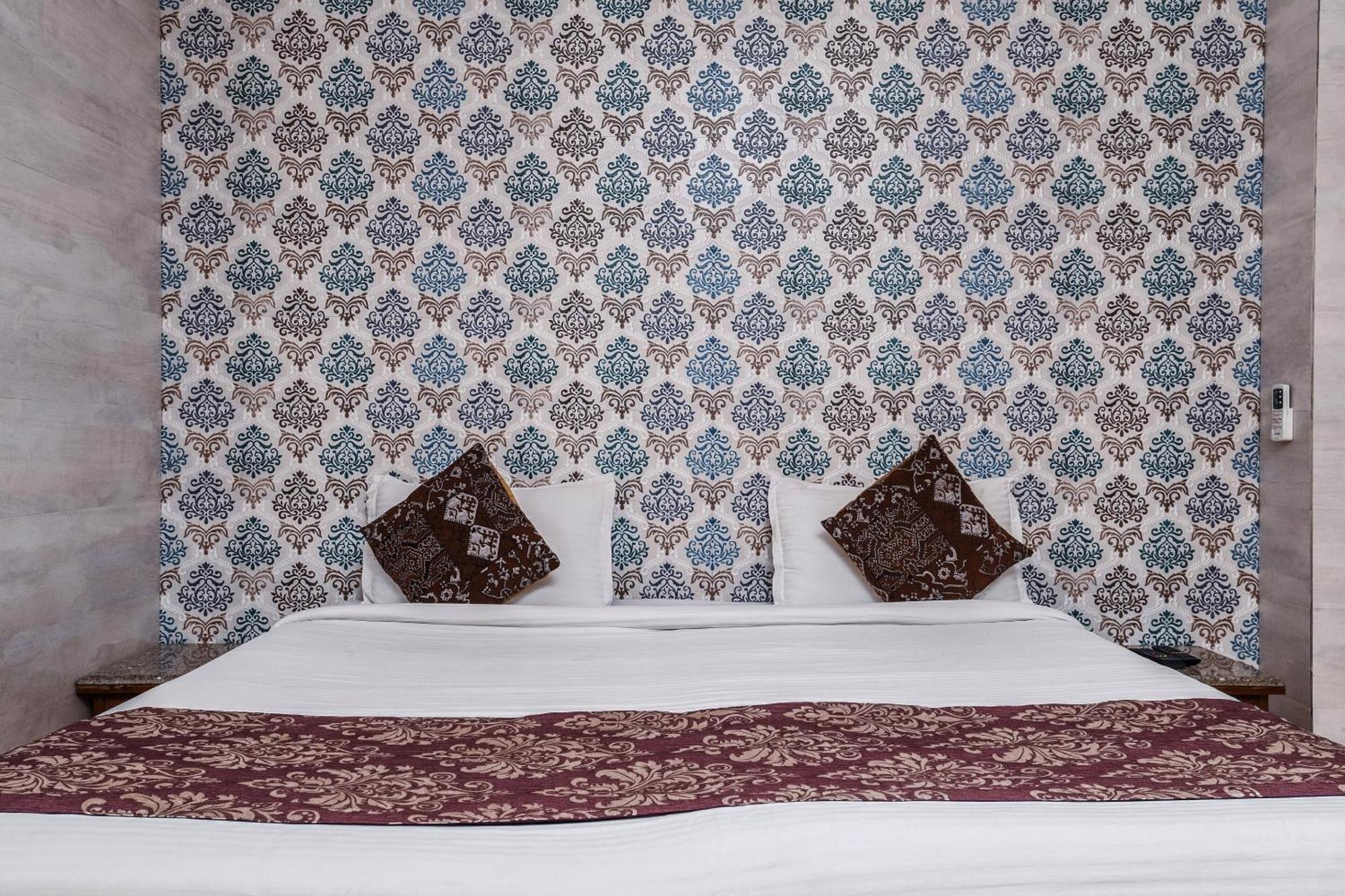 Hotel Dream Palace Laxmi Nagar Ню Делхи Екстериор снимка